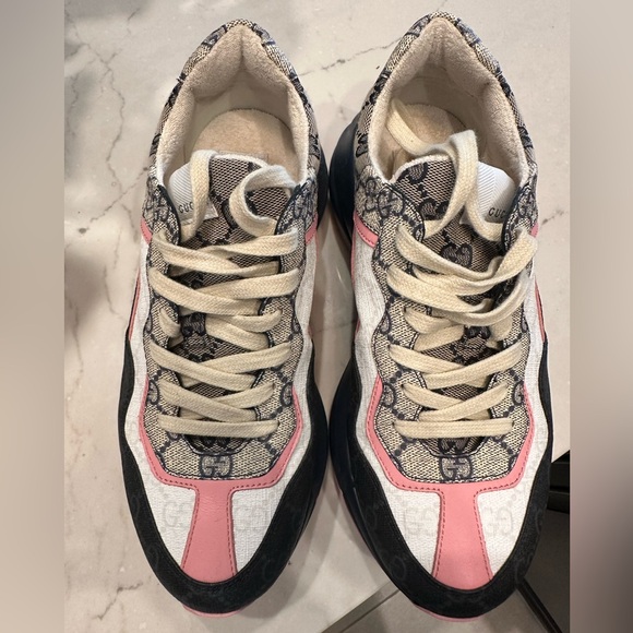 GUCCI SNEAKERS - Picture 1 of 4